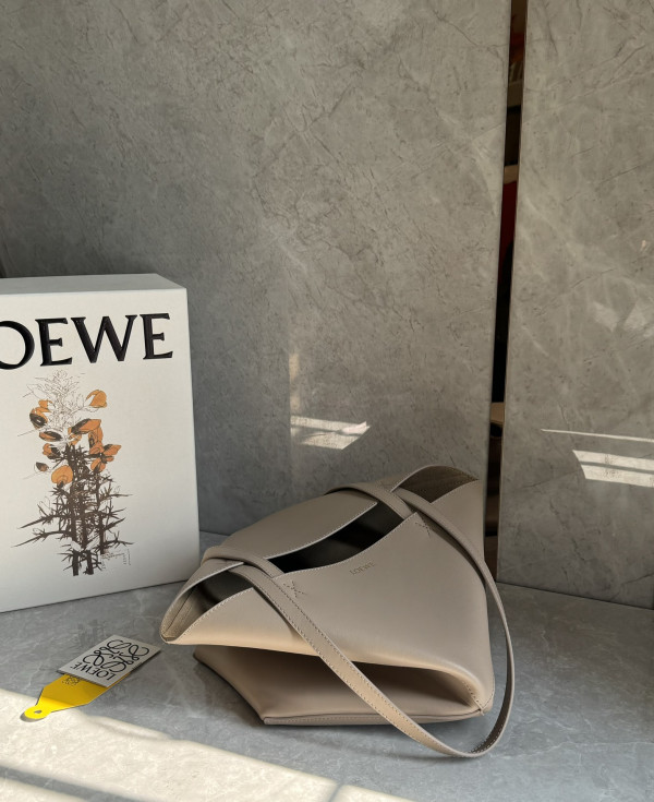 Lowee Puzzle Fold medium Tote -  25.5X14.5X31.5cm