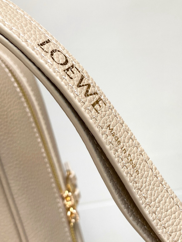 L0ew* amazona 23 bag in soft grained calfskin - 23*10*15cm