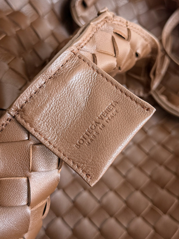 bo*te*ga Ve*ne*ta campana - 33*20*16.5cm